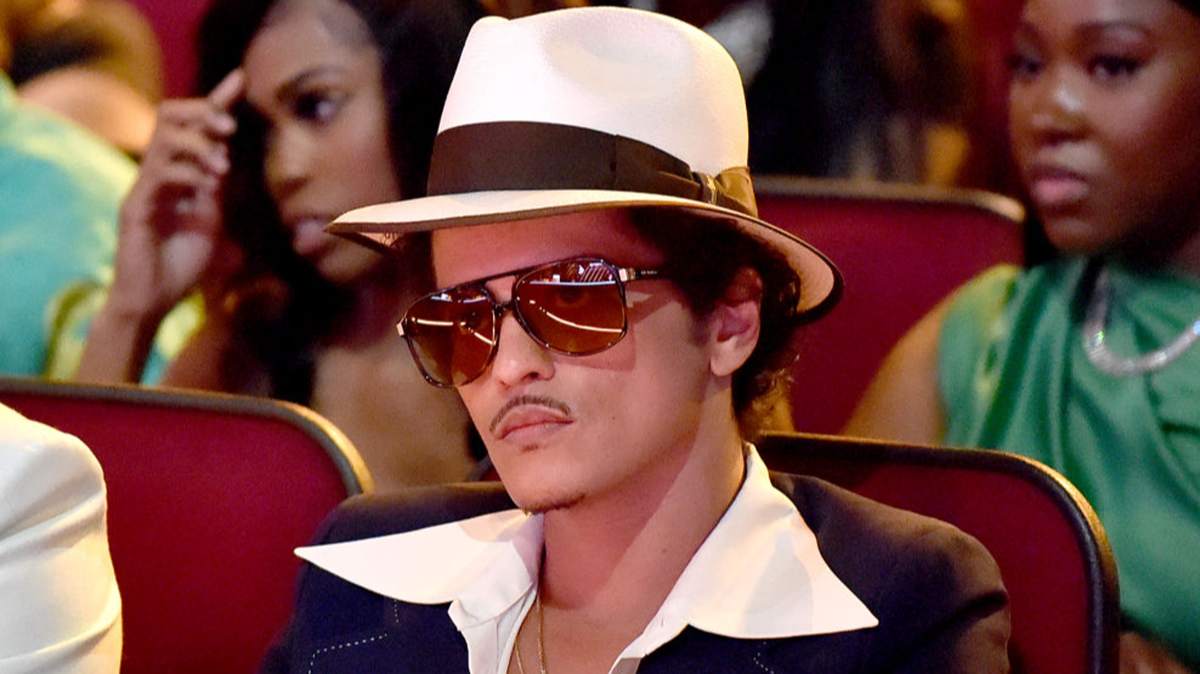 Bruno Mars speaks out on alleged $50,000,000 gambling debt amid release of X-rated new song