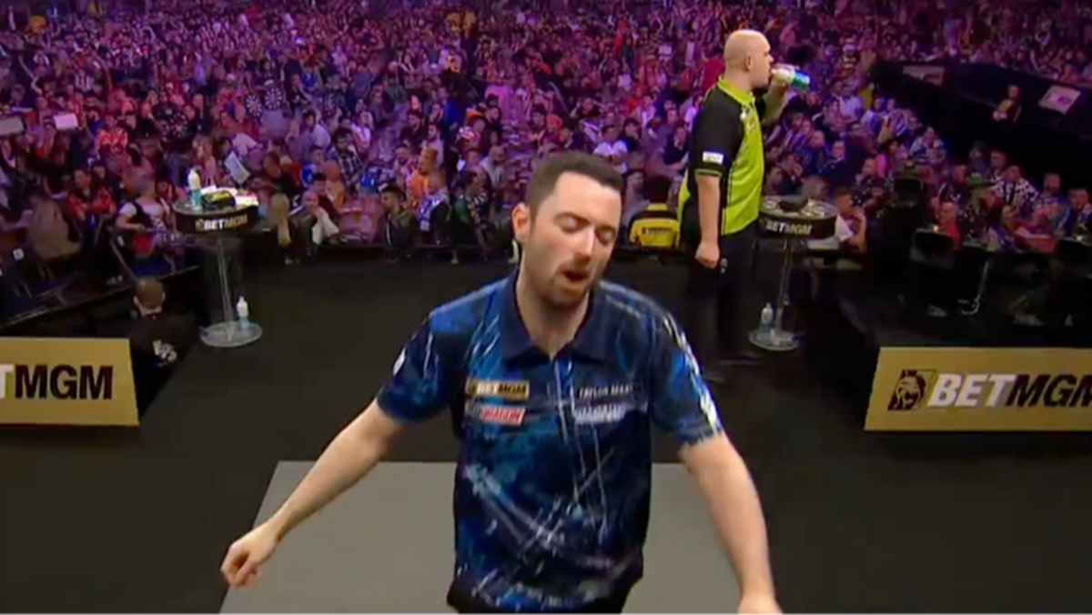 Fans stunned at what Luke Humphries tried to do in last leg vs Michael van Gerwen as Wayne Mardle calls it 'ridiculous'