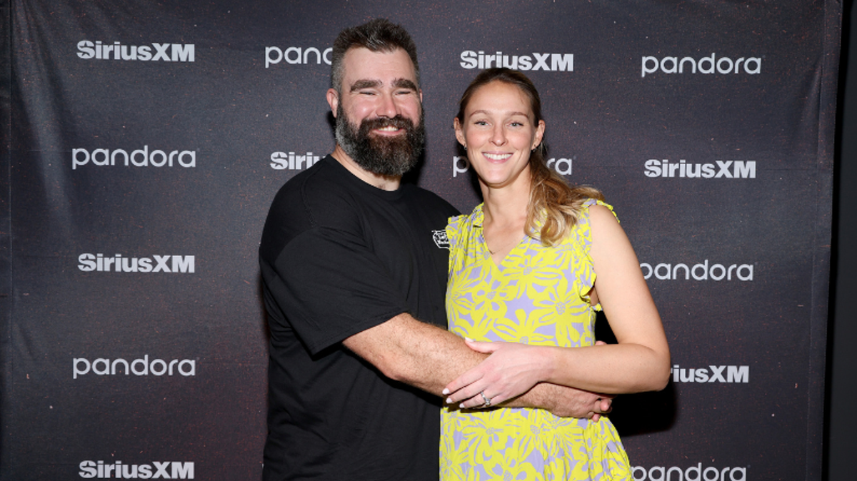 Jason Kelce's wife Kylie issues statement on heartbreaking family news