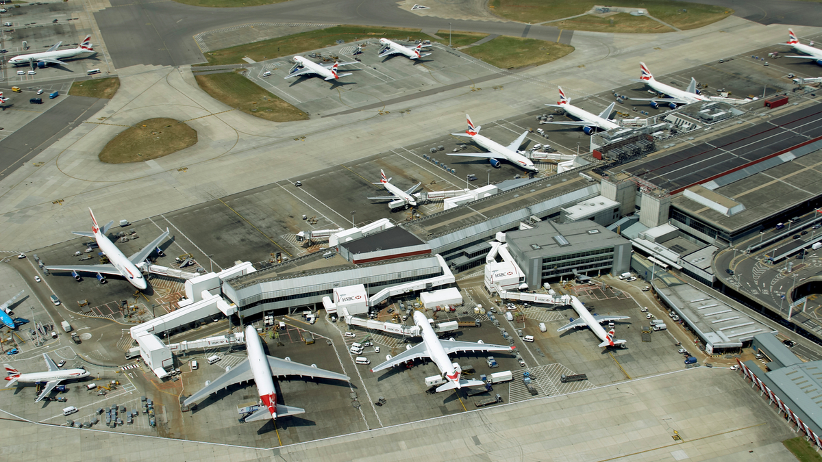 What Heathrow passengers can legally do if flight is cancelled as airport closes until midnight