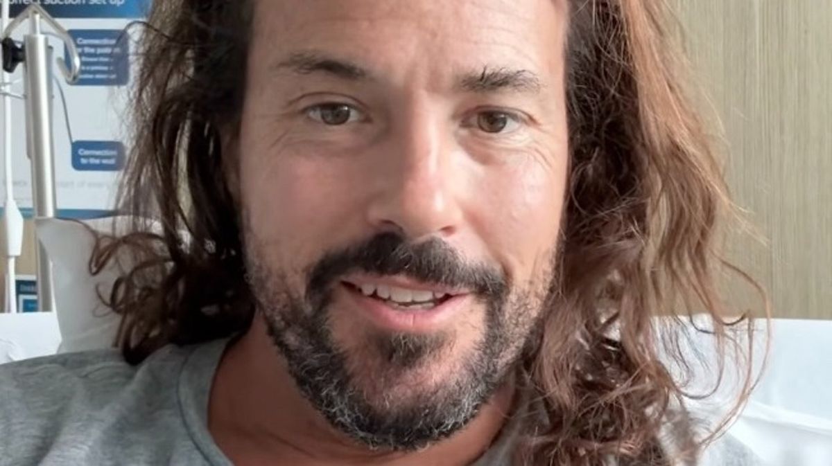 Man shares dire warning from hospital bed after mistakenly overdosing on creatine - LADbible