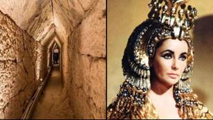 在埃及的Secret Tunnel突破后发现了Cleopatra的坟墓