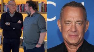汤姆·汉克斯（Tom Hanks）与演员面对面，他声称他因22年前的“死眼”解雇了他
