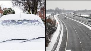 英国醒来到雪，随着北极爆炸将带来更多恶劣的天气和破坏