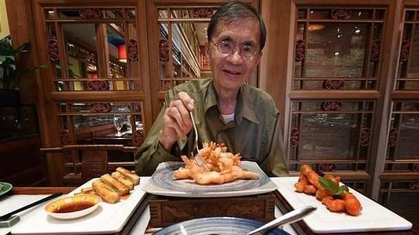 72岁的男子在旅途中已经在8,000家餐厅吃饭，以找到最好的中国食品