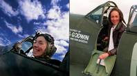 丈夫死后，世界上唯一的唯一女性烈性飞行员飞行员在34年内被杀