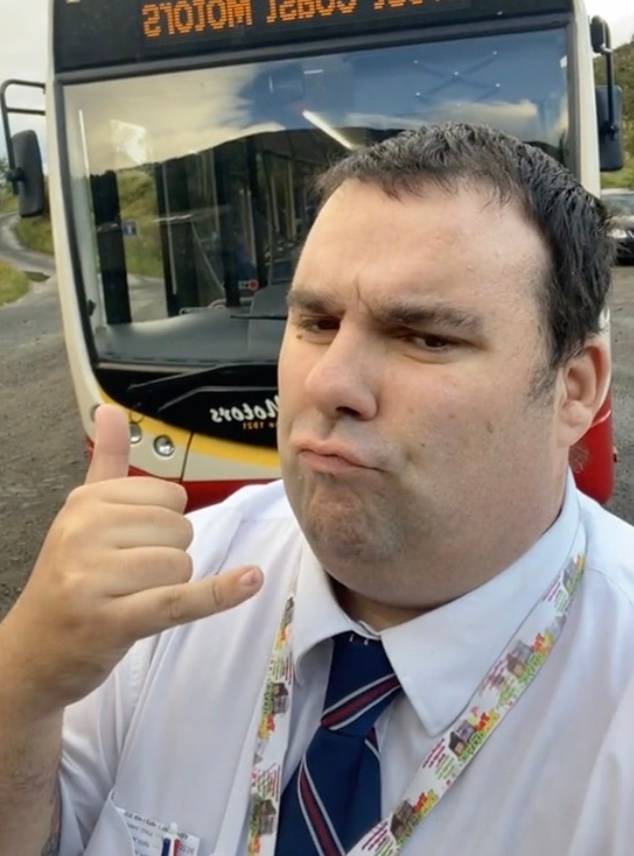 斯蒂芬（Stephen）在格拉斯哥（Glasgow）担任公共汽车司机。学分：tiktok/@fatbusdriver87