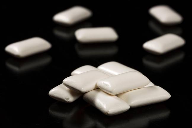 有传言说，如果您吞下口香糖，它将在您的体内持续七年，而不是真的。学分：Niklas Emmoth / Alamy Stock Photo