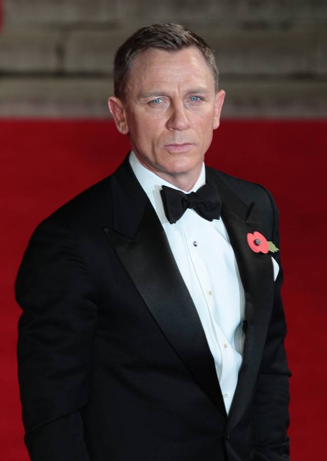 丹尼尔·克雷格（Daniel Craig）于2021年挂起债券晚礼服。贷方：Alamy