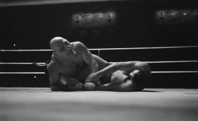 莫里斯（Maurice）成为一名受人尊敬的摔跤手。学分：Bibliothèqueet Archives Nationals duQuébec / Wikipedia Creative Commons