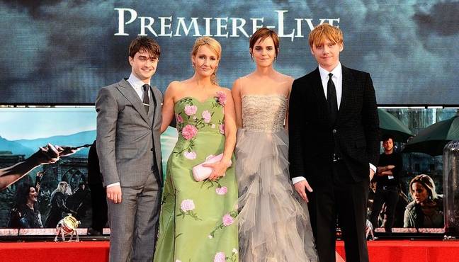 丹尼尔·拉德克利夫（Daniel Radcliffe），JK罗琳（JK Rowling），艾玛·沃特森（Emma Watson）和鲁珀特·格林特（Rupert Grint）在哈利·波特（Harry Potter）和《死亡圣器》（The The The The The The The The The The The The The The The The The The The The The The The The The The The Reathly Hallows）上进行：2011年第2部分。