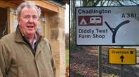 杰里米·克拉克森（Jeremy Clarkson）发现有人在夜间放了一个diddly't ** t'农场标志“loading=