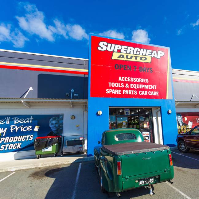 Supercheap Auto已确认该员工尚未被解雇，并且在进行调查时已全额薪水。信用：Alamy
