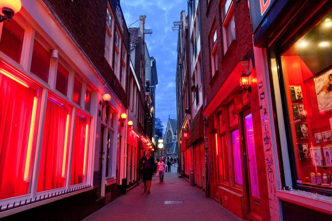 阿姆斯特丹著名的红灯区。图片来源：John Kellerman/Alamy Stock Photo