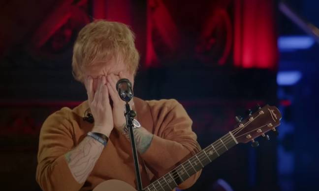 Sheeran在新的迪士尼+纪录片中宣布了他去年的经历。信用：迪士尼+