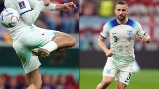 英格兰球员在世界杯上抱怨套件上的“奇怪污渍”