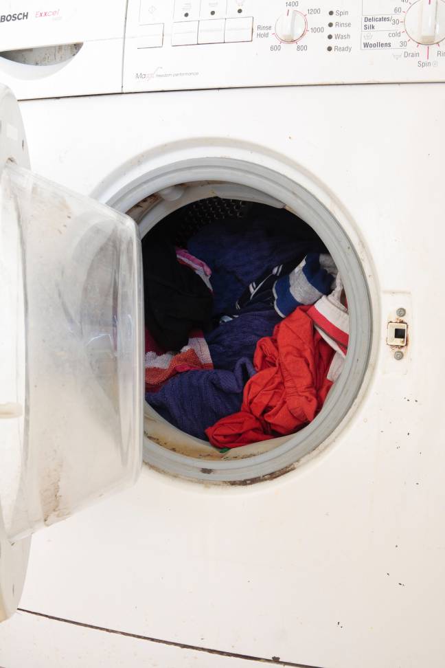 晚上洗衣服可能会给您带来一些钱。学分：蒂莫西·布德 /阿拉米库存照片