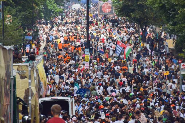 周一，当诺丁山狂欢节将该地区变成一个聚会时，成群的人群在银行假期里接管了西伦敦的街道。学分：Zuma Press，Inc。 / Alamy Stock Photo