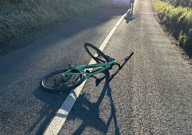 麦格雷戈说，事故发生后，他的自行车是“ F*cked”的。学分： @theToriousMma/instagram