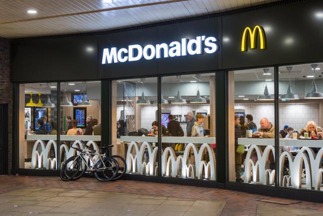 从今天开始，麦当劳（McDonald）在15年内获得了15年来的第一个永久性汉堡。学分：杰夫·史密斯 /阿拉米股票照片