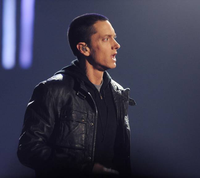 Eminem在2010年6月27日在洛杉矶举行的2010年BET大奖上表演“不害怕”。信贷：UPI/Jim Ruymen/Alamy