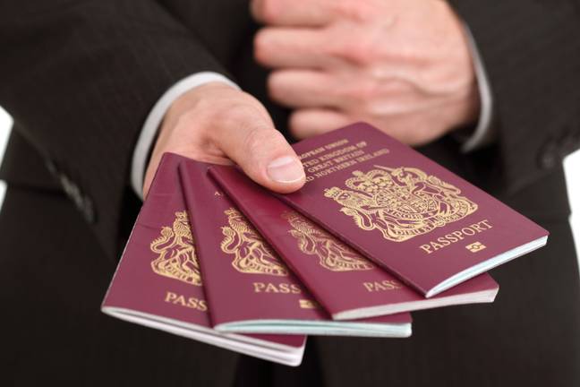 英国护照错过了排名前10的10片：布莱恩·杰克逊 /阿拉米股票照片