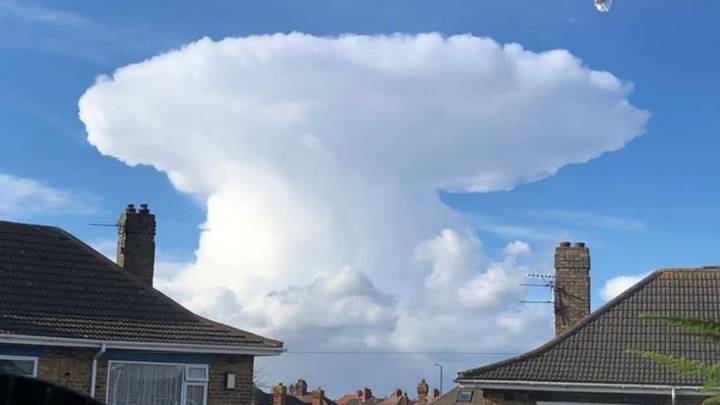 在英国发现的不寻常云使人们感到困惑