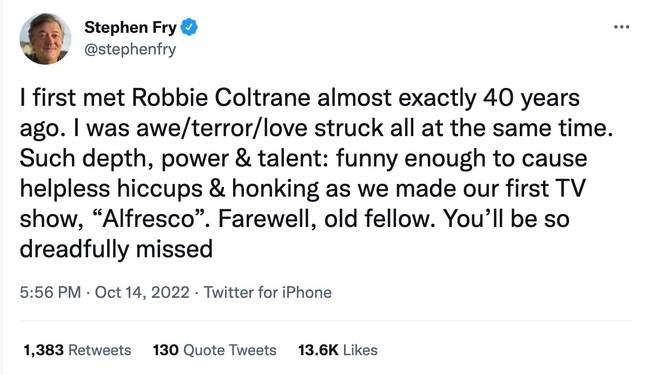 斯蒂芬·弗莱（Stephen Fry）向罗比（Robbie）的生活致敬。学分：Twitter / @stephenfry
