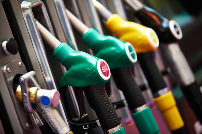 汽油的价格不断上涨。信用：Alamy