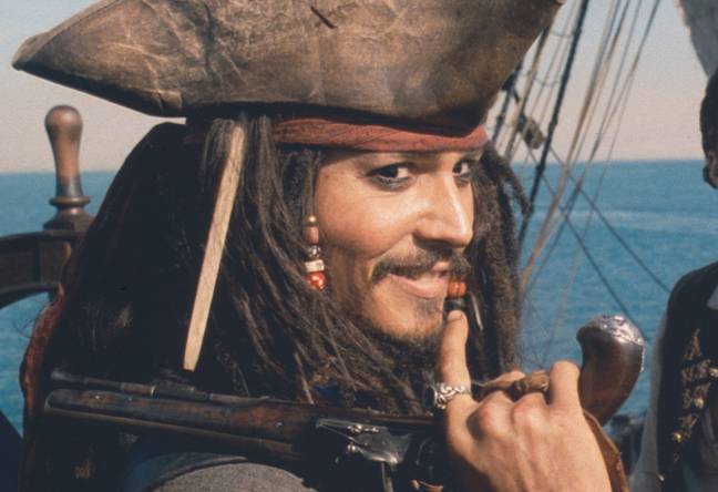 约翰尼·德普（Johnny Depp）解释了加勒比海电影第一海盗的剧本吸引他的东西。信用：Buena Vista图片分发