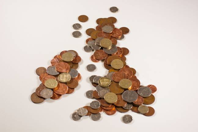 从今晚午夜开始，大约有3000万英国人将保留更多的薪水包。图片来源：Alamy