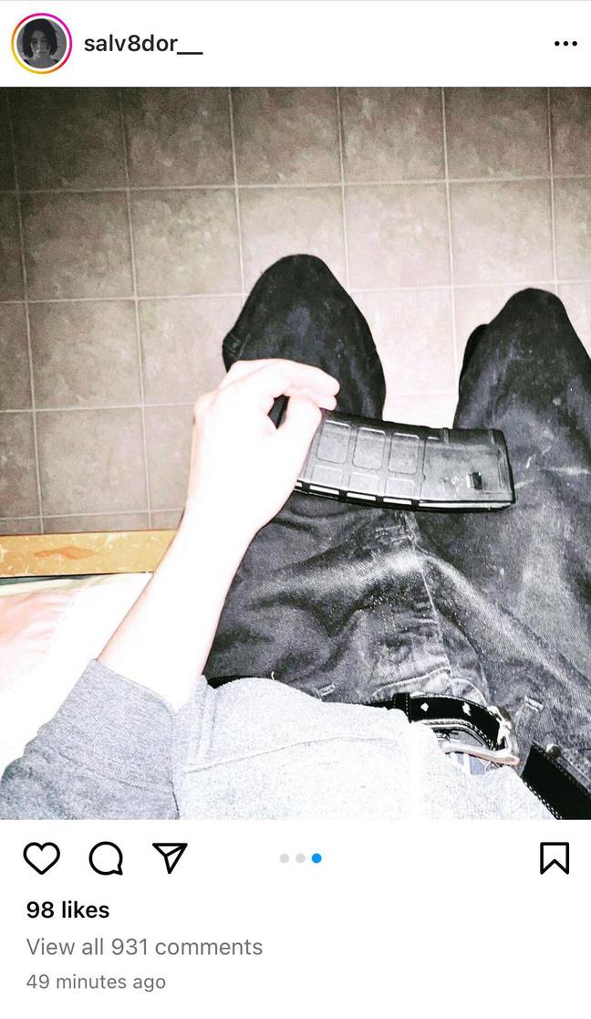 这位少年在袭击发生前在Instagram上发布了他的突击步枪和弹药的照片。信用：Alamy