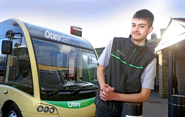 克雷什（Kraish）已成为英国最年轻的公共汽车司机。信用：SWNS