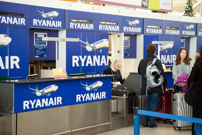 Ryanair要求客户在飞行前检查。信用：Alamy