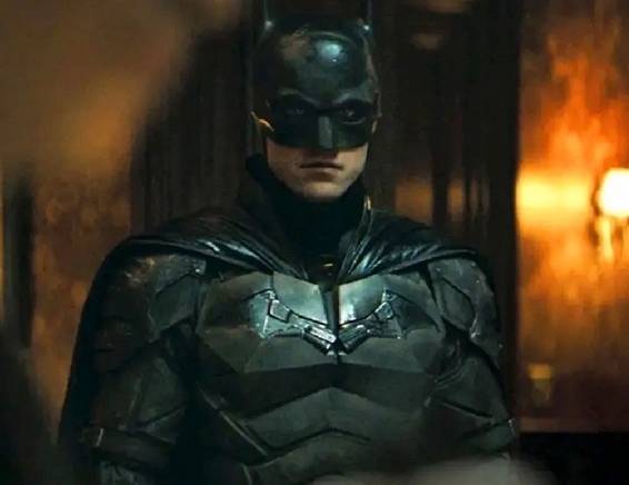 帕丁森在蝙蝠侠中。信用：华纳兄弟。