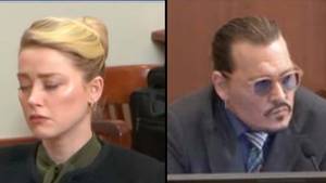 约翰尼·德普（Johnny Depp）在法庭上读出的明确文字时，琥珀·赫德（Amber Heard）似乎很心烦