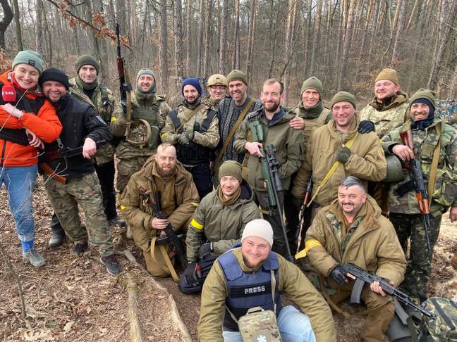 马修斯（Matthews）和许多其他人目前正在志愿他们在乌克兰的部队。信用：Solent新闻必威杯足球