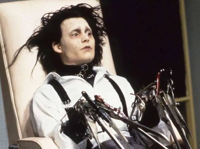 约翰尼·德普（Johnny Depp）在蒂姆·伯顿（Tim Burton）的爱德华·西索德（Edward Scissorhands）中。信用：华纳兄弟