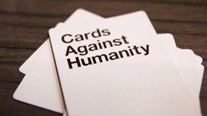反vaxxer被卡片对人类卡的愤怒，并呼吁抵制