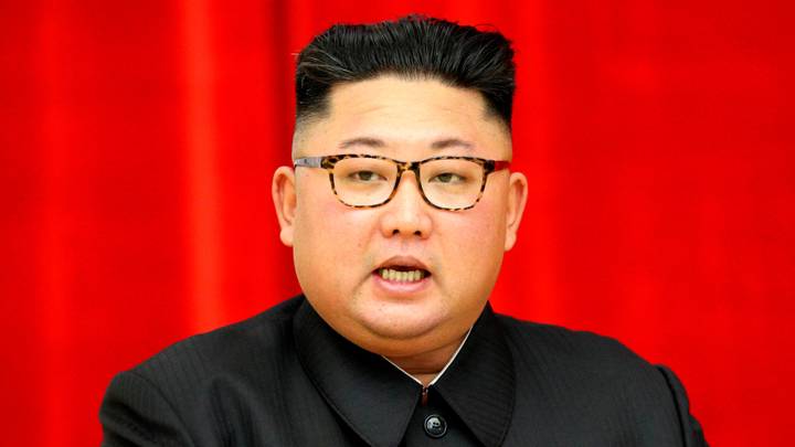 朝鲜人“被迫为金正恩的生日支付奇异的礼物”
