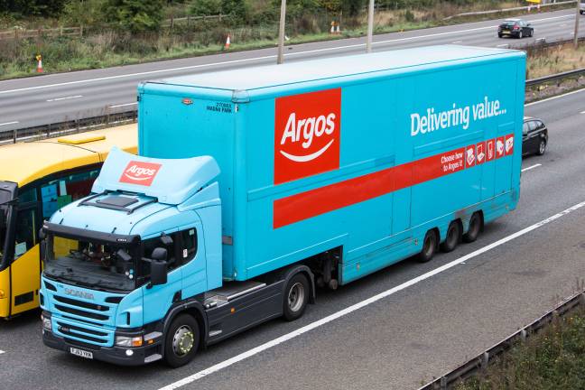 Argos使用两个人进行更大的交付。马克·托马斯/阿拉米库存照片