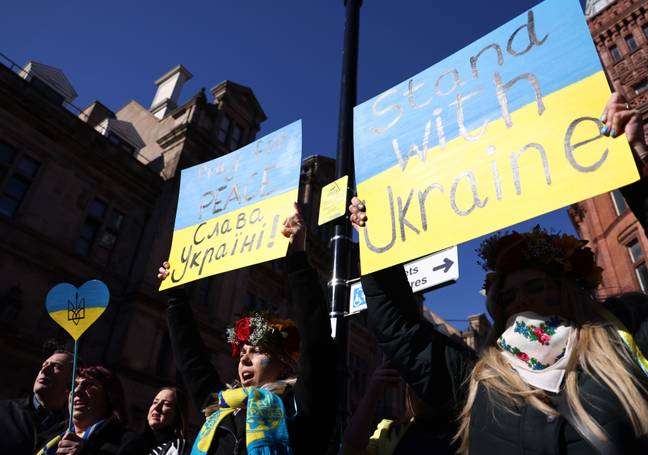 在俄罗斯在该国进行的“特别军事行动”期间，数以百万计的人集结在乌克兰。图片来源：Darren Staples/Alamy Stock Photo
