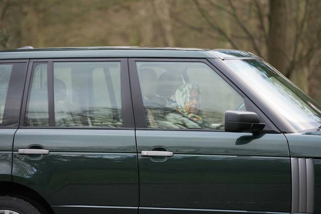 女王喜欢她的汽车。学分：杰弗里·罗宾逊/阿拉米库存照片