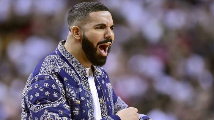 Drake在2022年的净资产是多少？