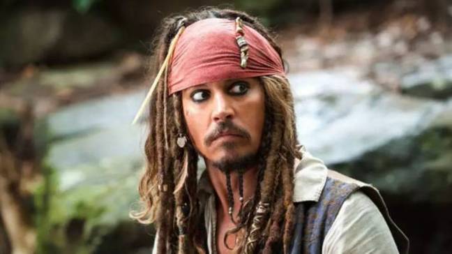 演员在加勒比海海盗中描绘了杰克·斯派洛上尉。图片来源：迪士尼