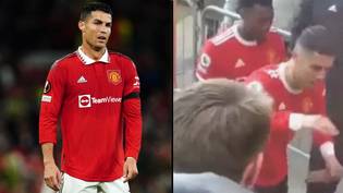 妈妈的自闭症男孩的电话被克里斯蒂亚诺·罗纳尔多（Cristiano Ronaldo）砸碎了足球运动员受到惩罚“loading=