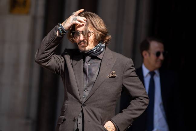 约翰尼·德普（Johnny Depp）抵达巴黎，预计迈文（Maiwenn）的新历史戏剧将开始拍摄。信用：Shutterstock