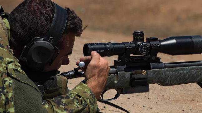 加拿大生产世界上一些最熟练的狙击手。信用：AB部队新闻收藏/Alamy 必威备用网Stock Photo