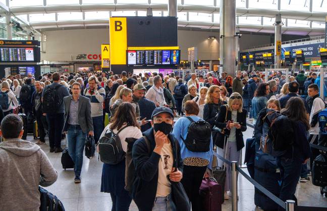 英国人被警告说，机场混乱可以持续更长的时间。信用：Alamy