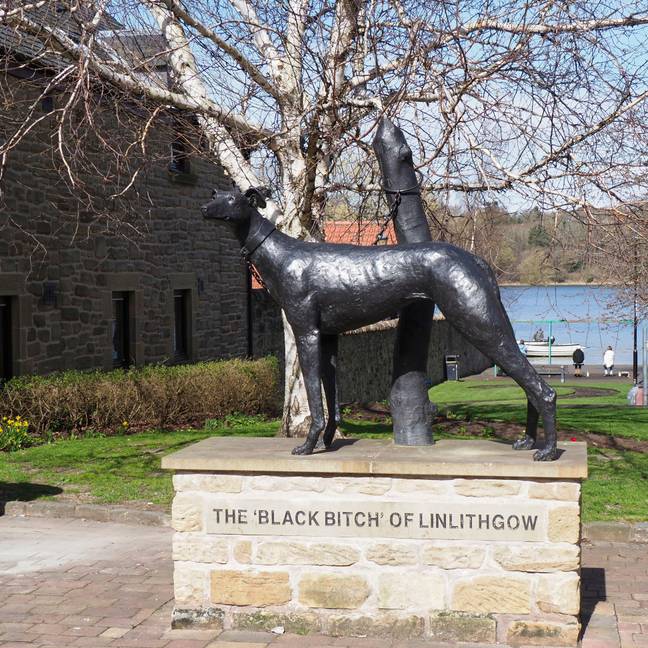 Linlithgow甚至还有一个雕像来纪念酒吧名称的历史。学分：Andy Arthur/Alamy Stock Photo
